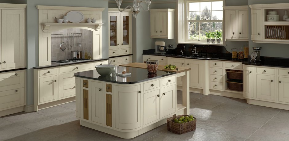 InnovaKitchens1's tweet photo. Harewood’s oak or painted finishes and unfussy style means it will easily adapt to any setting. A solid frame with one piece top drawer fronts and grooved joints give this in-frame kitchen an enduring appeal.

https://t.co/bDSwm9OLbs https://t.co/v37k7wHWaR