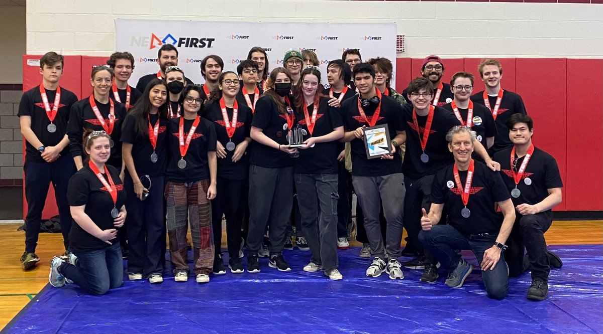 Congrats to The Melrose HS Robotics Team on their outstanding performance at this weekend's competition! They made it to the semi-finals, placed 3rd overall, and won the prestigious Engineering Inspiration Award!  @MHSathletix @melrosemerrill @MayorBrodeur @SteMelrose