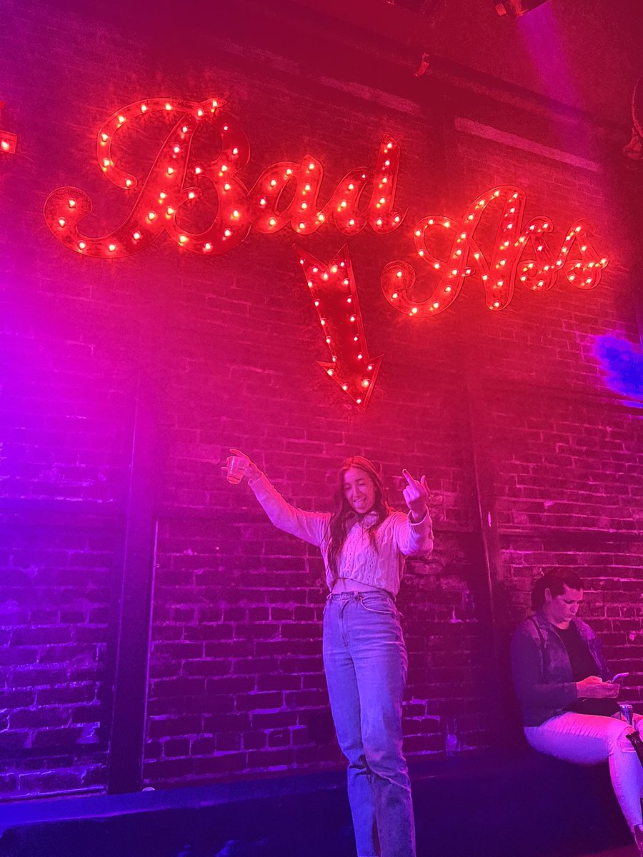 shellBg_'s tweet image. I had to lol