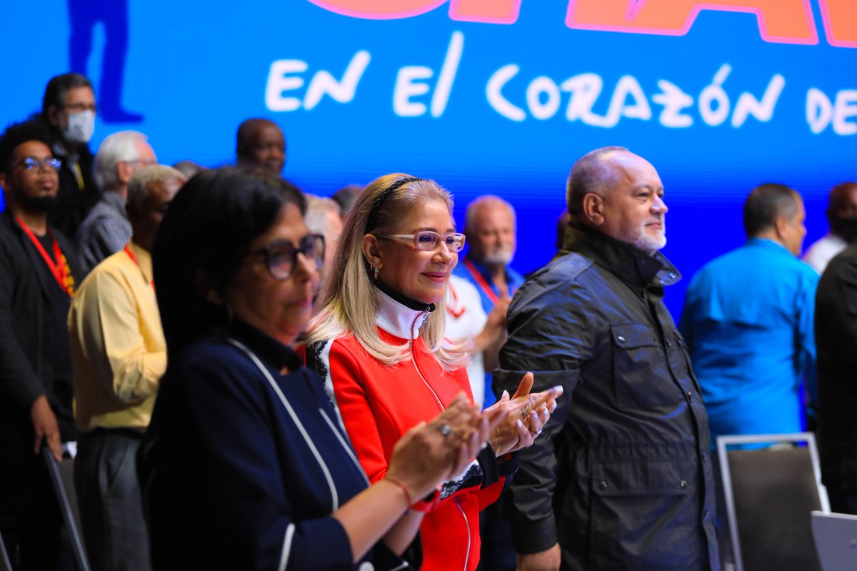 Participamos en la Clausura del Encuentro Mundial por la Vigencia del Pensamiento Bolivariano del Comandante Chávez en el siglo XXI. Agradezco a las lideresas y líderes sociales y políticos de más de 60 países que nos acompañaron con la verdad de sus pueblos.