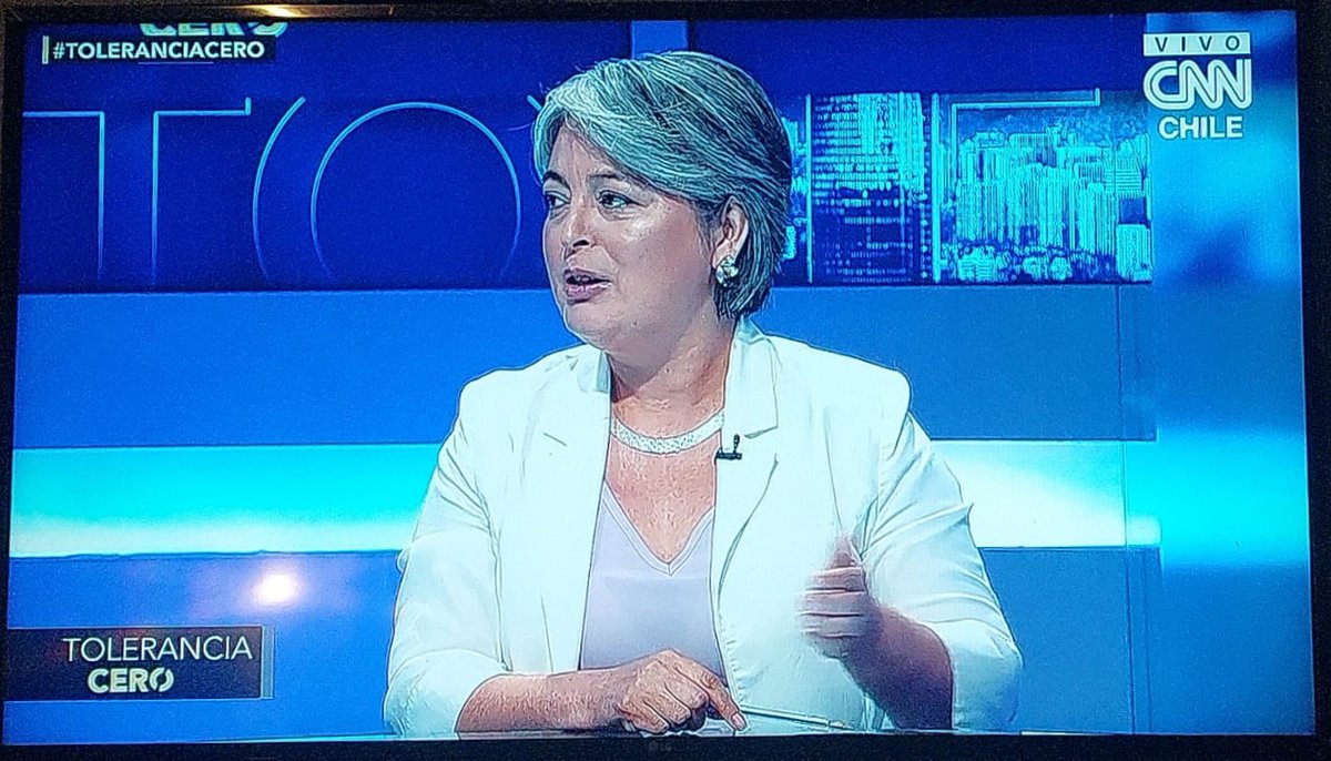 OrganizacionesY's tweet photo. Que tremendo cuadro político es la Ministra de Trabajo y Previsión Social @jeannette_jara, dialogante, mesurada, conocedora de los temas...
Habría que destacar además, que es Comunista...!!!

#ToleranciaCero 
@GabrielBoric https://t.co/v7QN6v0o65
