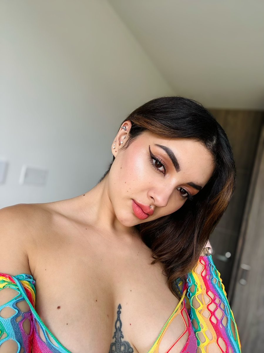 paulinausugaa's tweet photo. 🌻🌻🌻🌻 https://t.co/jefBIafHYu