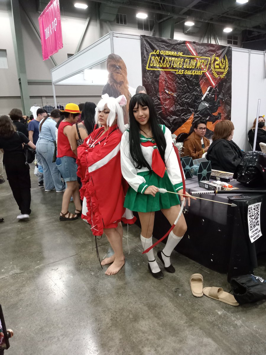 KoeOnline's tweet photo. Peach y Mario Bros, #Inuyasha (@rizel_cosplay), #Sesshomaru , #Kagome y un #Pikachu. https://t.co/JgHiokXxIX