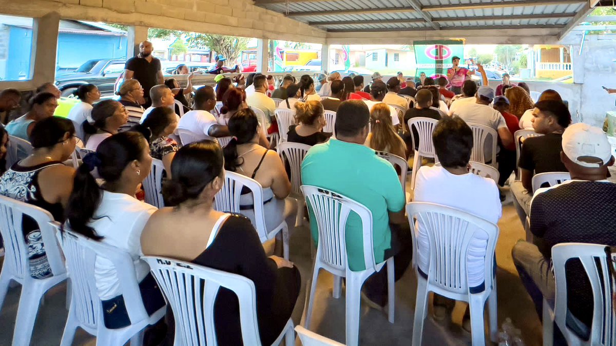 Esta noche compartimos con nuestros líderes de la 24 de diciembre. Nos espera mucho trabajo para sacar el país adelante. Gracias a todos por su apoyo a nuestro proyecto presidencial. El 19 de marzo, ☑️1️⃣ para <a href="/Anagrosas/">Ana Giselle Rosas</a> y ☑️5️⃣ para <a href="/nerysleonelr/">𝐍𝐞𝐫𝐲𝐬 𝐋𝐞𝐨𝐧𝐞𝐥 𝐑𝐢𝐯𝐚𝐬</a> . Vamos a hacer las cosas bien!