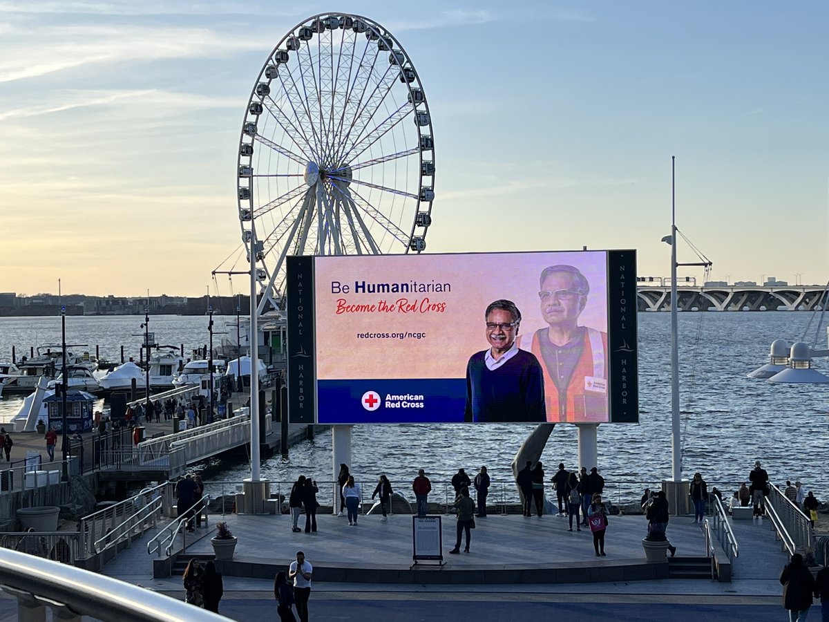 RedCrossNCGC's tweet photo. ‼️ The Capital Wheel @NationalHarbor has gone red for #RedCrossMonth and our “Be HUMANitarian, #BecomeTheRedCross” campaign is displaying on the Jumbotron! 😍 Many thanks to the @PetersonCos for this amazing collaboration.
👀 Have you seen it? Snap a picture, share and tag us! https://t.co/lBKMe2MaYO