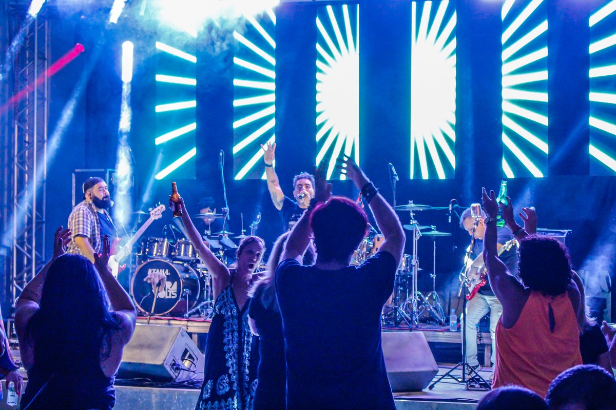 pmbpoficial's tweet photo. Tivemos a banda Ultra Voltz no palco do #RotaDaCerveja no dia 03, sexta. 

Vem conferir as fotos da atração de abertura do evento! 
#RotadaCerveja #SecTurismo #GovernoParaTodos #PMBPOficial https://t.co/cX9OfCx0Tq