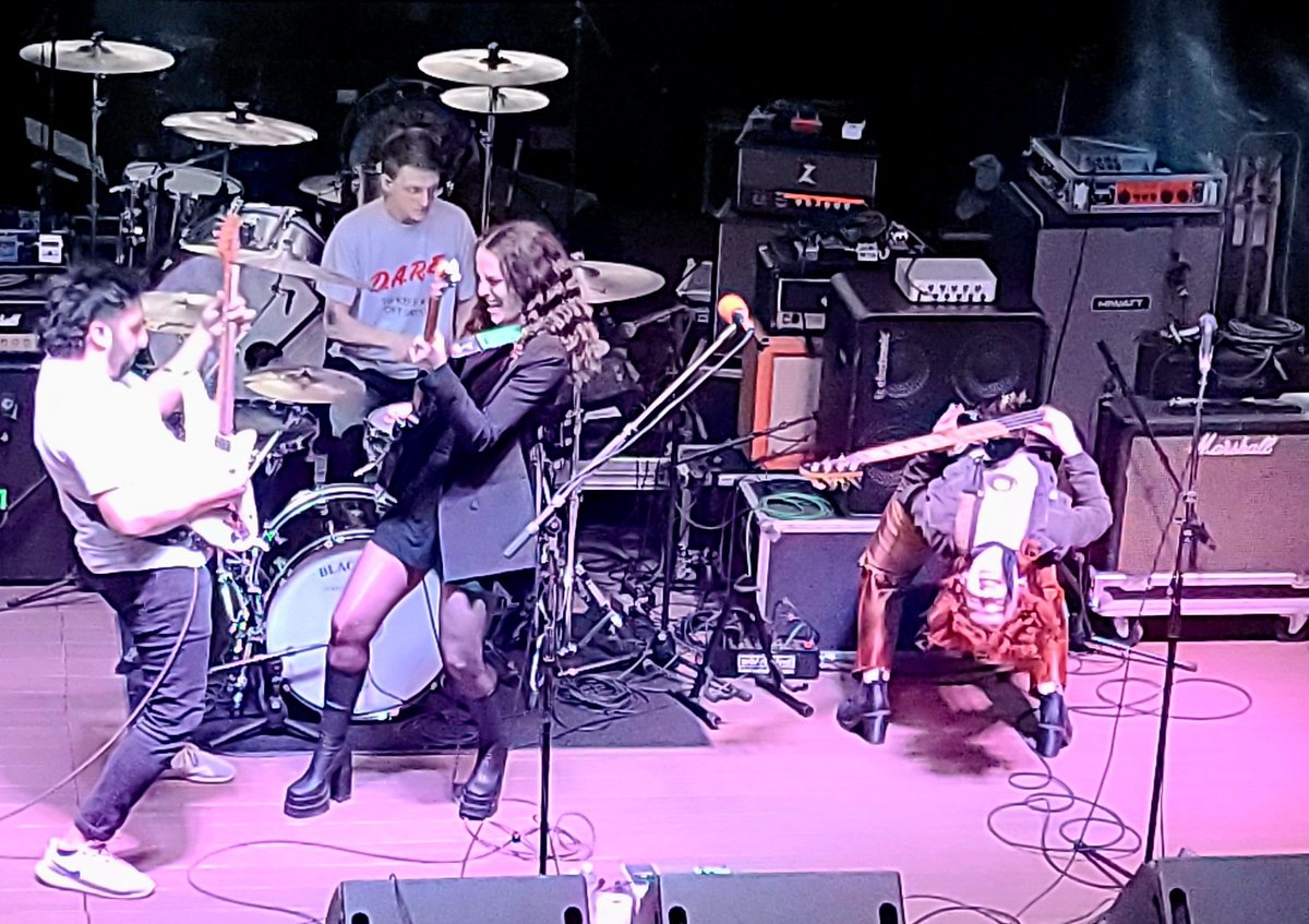 The power of rock COMPELLS YOU.  The @poolkidsband in Dallas last night!  Get it, Nico!!!
#poolkidsband #amplifiedlive #bassist #bassplayer #backbend
