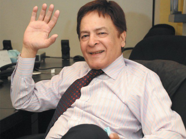 AliZafarsays's tweet photo. The great Qavi Khan sahab is no more. Though I never had the honor to work with him, his exemplary professionalism and humility were praised by everyone who had the privilege. He was an institution in himself and deserves a state funeral. May he rest in peace. #QaviKhan https://t.co/5k6fUPypN2