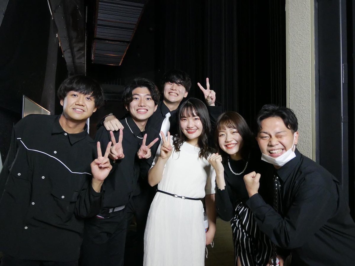 monochro_Z's tweet photo. 楽しくて楽しくて楽しいこのバンドも今日で最後です。

「スペキーめっちゃいいな」
「スペキーめっちゃ好きやわ」
って言ってくださる人も増え
我々もそんなお前が好きや。とか思いながらも1年間頑張ってきました。

我々の最後の集大成をご覧あれ👀

👇当日チケット👇
https://t.co/KkPXiQ6WI3 https://t.co/Pwf8tqSikj