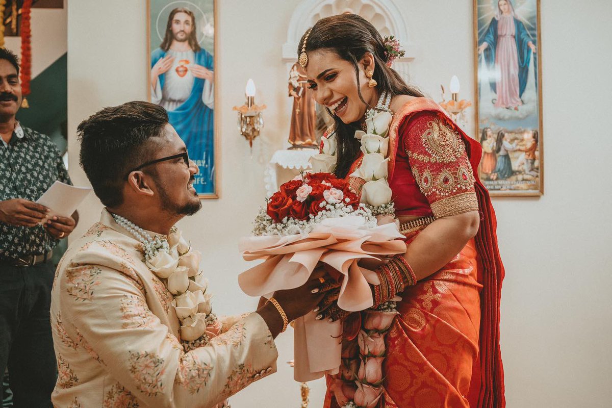 AndrewkoeStudio's tweet photo. “I’ve signed up for ‘No Monday Blues for life’.”
#Engagement Embellishments with Tracy & Parvithran.
-
#andrewkoestudio #photography #malaysianwedding #weddingphotography #sonyalpha #sonyalpha7iv #sonymalaysia #capturingemotions #lovemoments #indianwedding #engagement https://t.co/CInRggyUgL