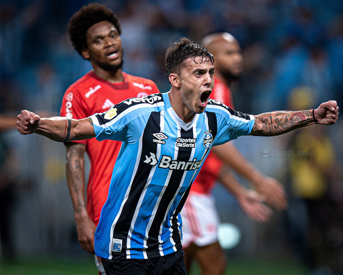 Que foto em <a href="/Ducker_Gremio/">Richard Dücker</a> .

Vou olhar TODOS OS DIAS