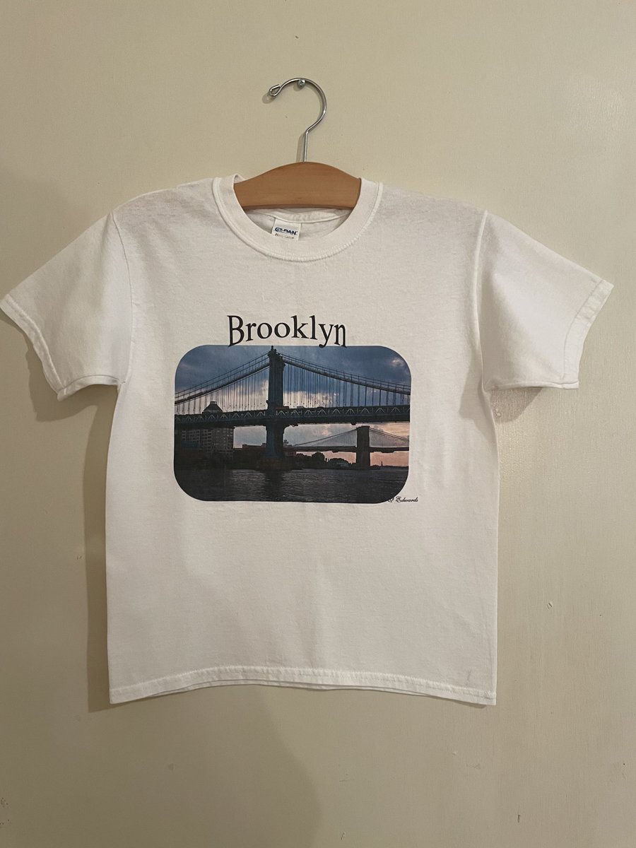 Mistfits3's tweet photo. Coming to #ebay soon. #smallbusinesses #tshirts #tshirtlovers #sale #onsale #onlineshopping #youthtshirts #ebayseller #liquidate #liquidationsale #everyone #brooklyn #brooklynbridge https://t.co/pgIgHGtaRH