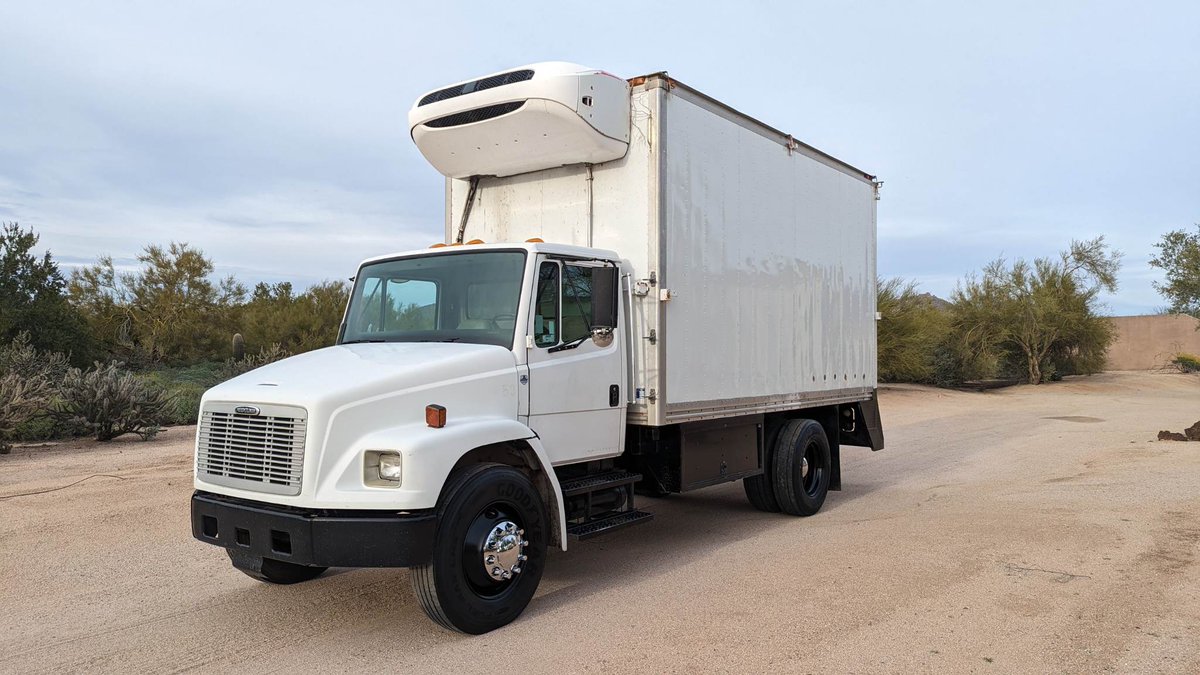PowerCommTrucks's tweet photo. #Freightliner #FL70 16' #BoxTruck, 147k miles #Cummins engine, #Allisonautomatic no CDL to drive. The truck is currently located in Scottsdale AZ. The paint and interior would suggest that miles are accurate also. The refer unit is inop. 

https://t.co/9UM9eW4fCI https://t.co/A2g2vICf44