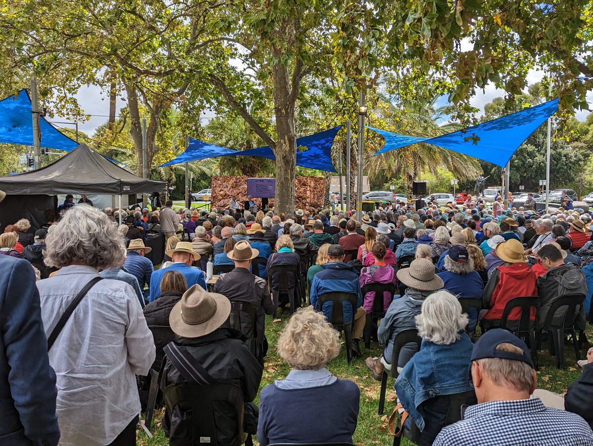 Refreshing assessment of Australia in reflection as a ''middle power'.

'Punching above our weight, what is our weight?' 

'Pacific Step Up'
 #AdlWW
