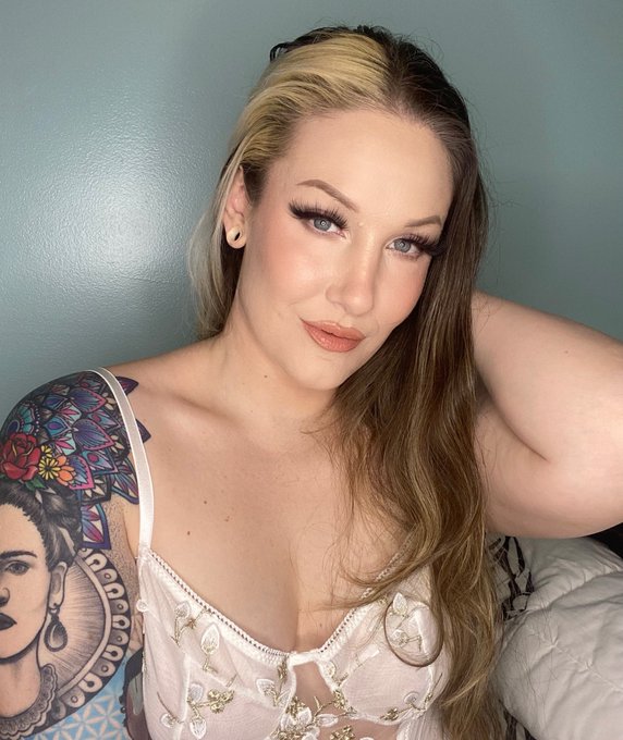 This week&rsquo;s Twitch streams are sponsored by @babbel! If you want to learn a new language &amp; help support<a class="tags" target="_blank" title="On Twitter" href="/?out=eyJ0eXAiOiJKV1QiLCJhbGciOiJIUzUxMiJ9.eyJpYXQiOjE3MjA2OTM5MzYsImlzcyI6InR3cG9ybnN0YXJzLmNvbSIsIm5iZiI6MTcyMDY5MzkzNiwiZXhwIjoxNzUyMjI5OTM2LCJyZWRpcmVjdF91cmwiOiJodHRwczovL3R3aXR0ZXIuY29tL2JhYmJlbCJ9.PmqC0Zg1WrBmJVQTKyEVCy4WqVc7woPmsX7hEAfyiN8xNPZnHQLUFXoGLO1RWWytlso5xKf4CjK0xYELh3jsWQ">@babbel</a><a href="/tag/hotgirltwitch"class="tags"><span>#hotgirltwitch</span></a>