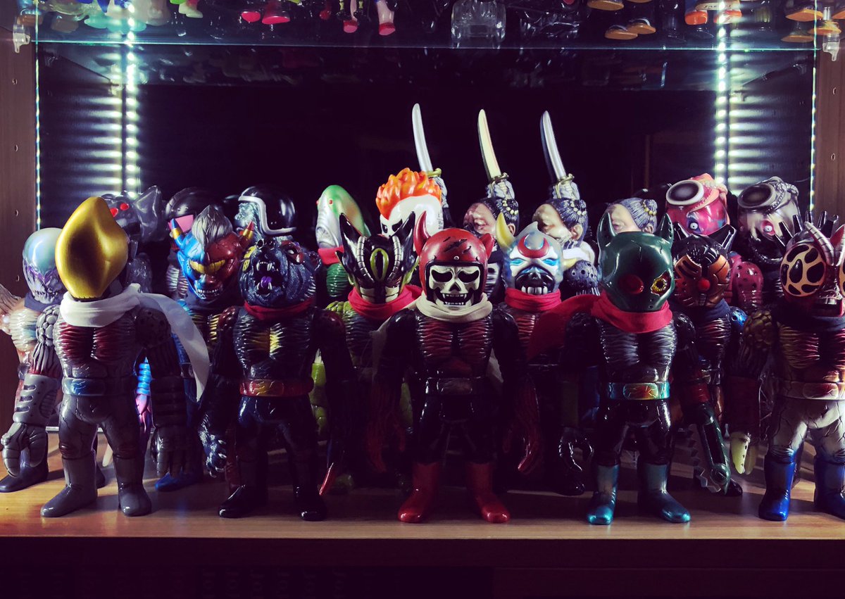 RatsadakornN's tweet photo. ⚡️🫶🏼⚡️
#rhnd #realhead #realxhead #リアルヘッド #真頭玩具 #rhnd #sofubi #sofvinyltoy https://t.co/5TZCXHkkDH