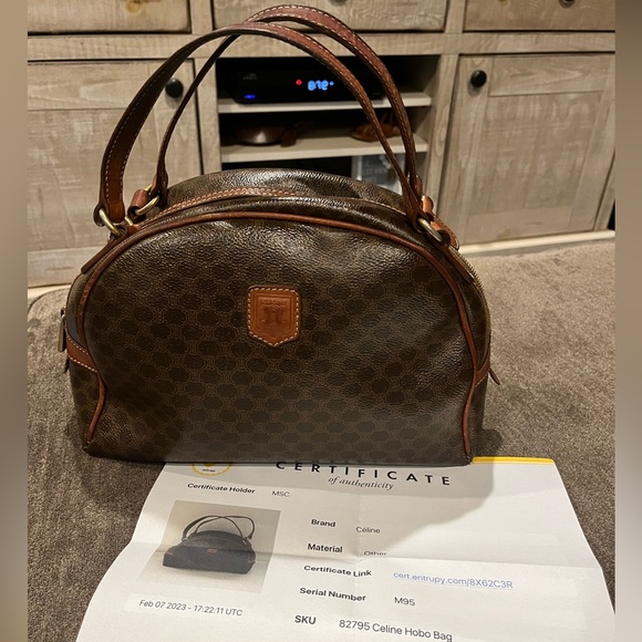 fireupqueen's tweet photo. So good I had to share! Check out all the items I'm loving on @Poshmarkapp #poshmark #fashion #style #shopmycloset #celine: https://t.co/rhohbB1fpz https://t.co/XkRTtkJ7y8