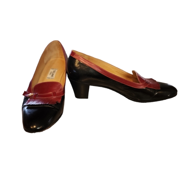 fireupqueen's tweet photo. So good I had to share! Check out all the items I'm loving on @Poshmarkapp #poshmark #fashion #style #shopmycloset #celine: https://t.co/rhohbB1fpz https://t.co/XkRTtkJ7y8