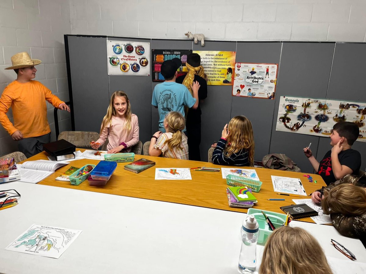 scc_versailles's tweet photo. 4th-6th grade learned about the faith of Abram/Abraham.They led blindfolded partners to find an object in the room. Because people sometimes fail,this didn’t always go so well,but because Abraham knew that God could not fail and had faith in Him,he followed God &amp; His perfect plan https://t.co/qrgdWnAAg6