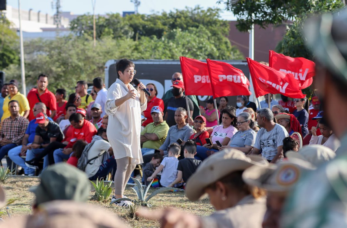 PartidoPSUV's tweet photo. Neoespartanos rindieron homenaje a Chávez a 10 años de su siembra
https://t.co/zWT928IOJA
#YoSoyChávez https://t.co/P4UQb7Oi72