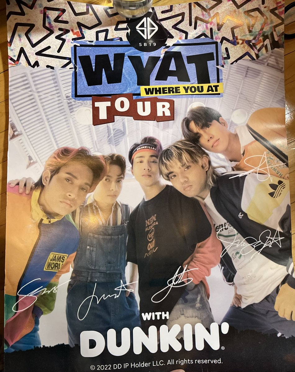 Shine2007_mj's tweet photo. Thanks to my ever supportive bff . She knows...😅🫶🫶🤭 may pa surprise gift sakin #greatvacation 🇵🇭😊😍 #DunkinphxSB19 #WYAT @SB19Official #SB19 #WYATTourDavao #Oct2022 got it! 🇨🇦🍁 https://t.co/aQayTzMBxM