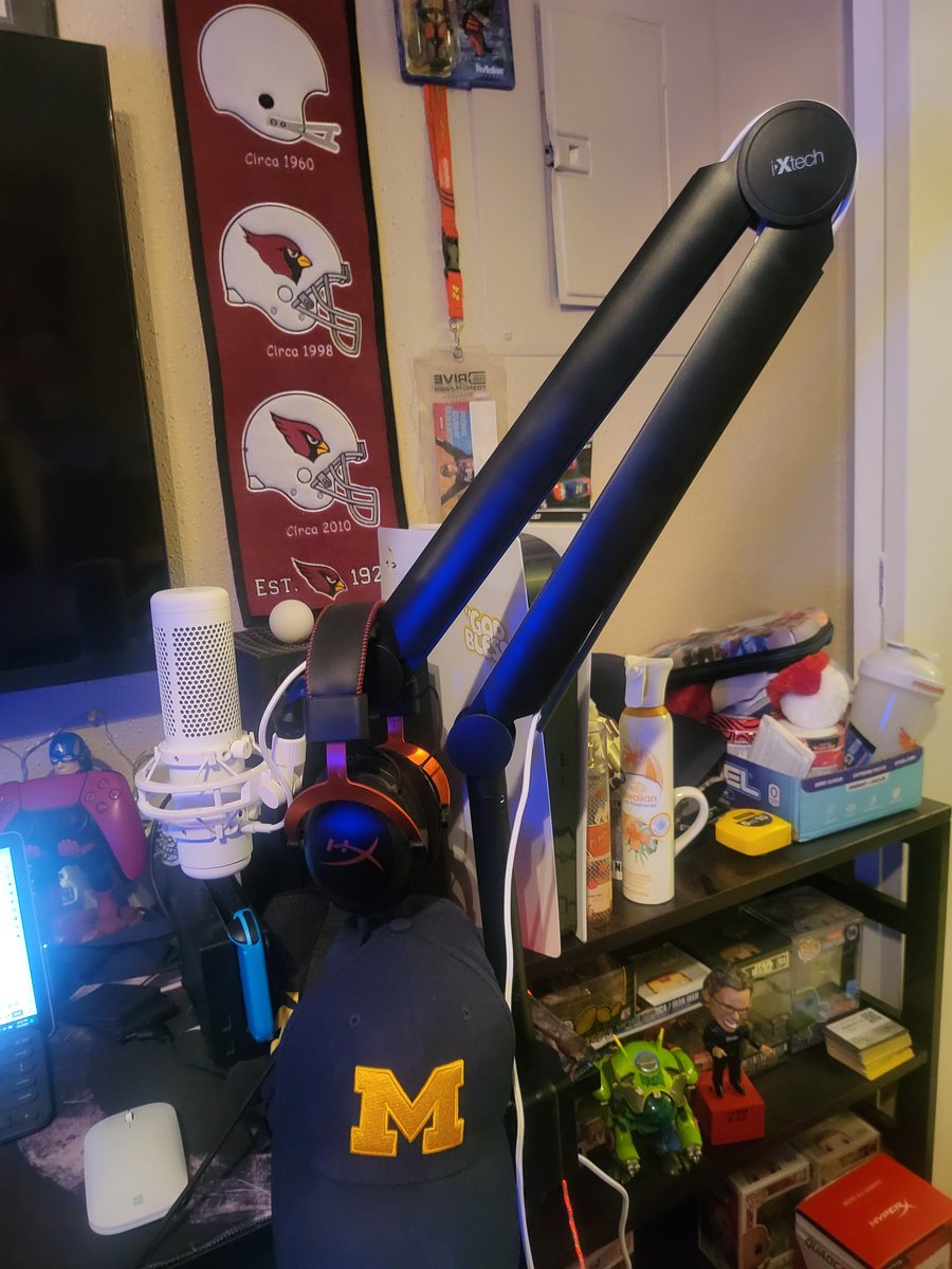 ilikecheese3434's tweet image. New boom and mic let&apos;s go #ixtech #hyperx