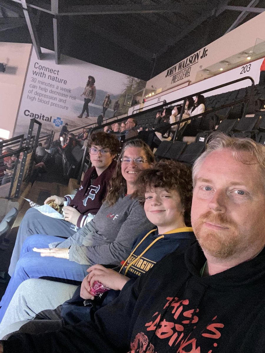 Fun evening at the Phantoms game with the family!