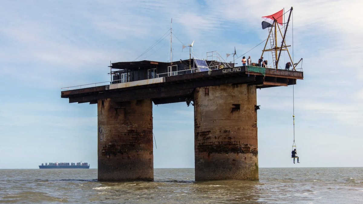 RDotD: The Principality of #Sealand, population 'normally like two people,' boasts being the smallest nation in the world, is recognized by Red Bull, sells t-shirts, titles, & merch.
sealandgov.org