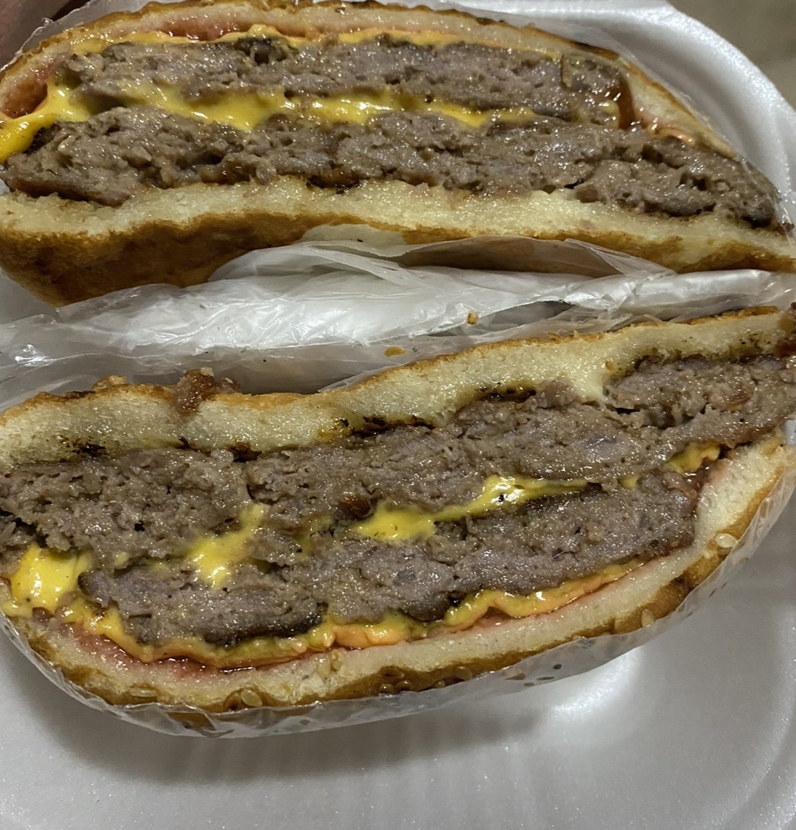 alejandrodelb's tweet photo. @AlitoIslas @kingchano_ @PekesBurger Hamburporn https://t.co/PdgjlAgIBu