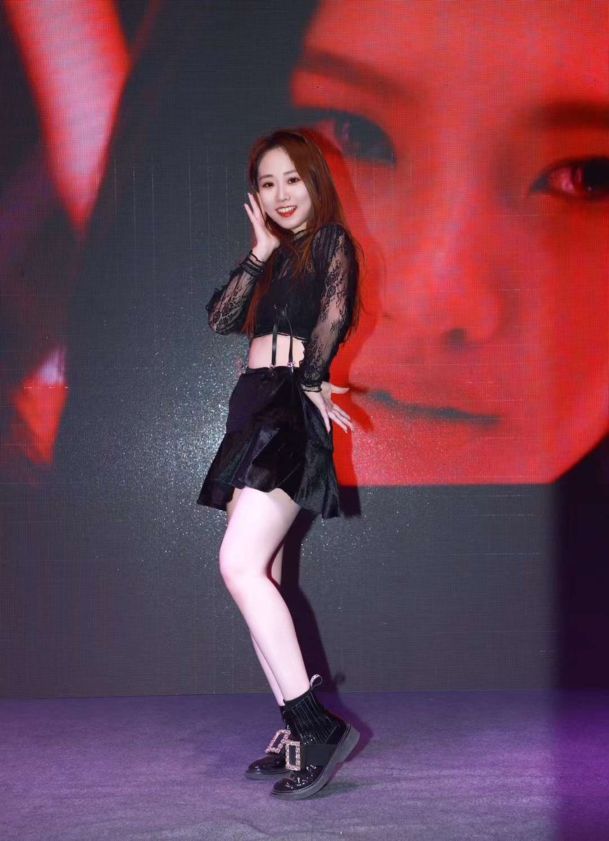 MSteins_Gate's tweet image. Aholic摄影师加大鸡腿🍗
2019年的舞时隔多年终于排到了，本来去年年末就能公演没想到不可抗原因拖了这么久，真的很爱我滴K/PI member帮我圆梦了Wendy位！！随舞也时隔好久，想念的舞台和一切都恢复正常了真好❤️2023.3.4