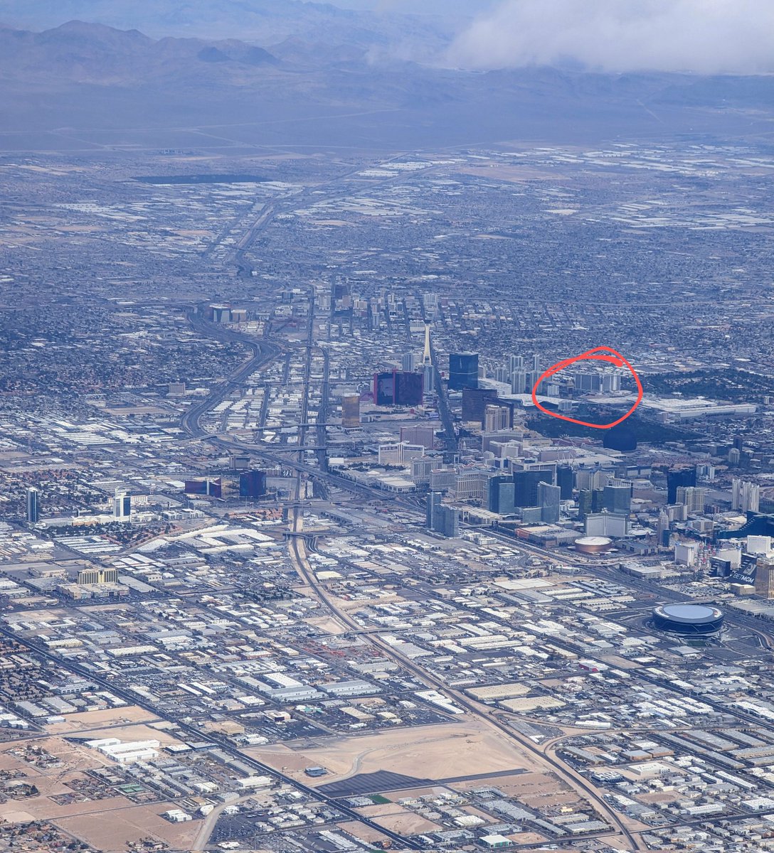 Podnews's tweet image. Coming to @podcastmovement evolutions? We&apos;ve got you covered - here&apos;s the hotel, in case you get a bit lost. #freemap It&apos;s currently full of child cheerleaders for a dance competition.

Also: unseasonably cold. Down to 44°F (7°C) in the evenings.