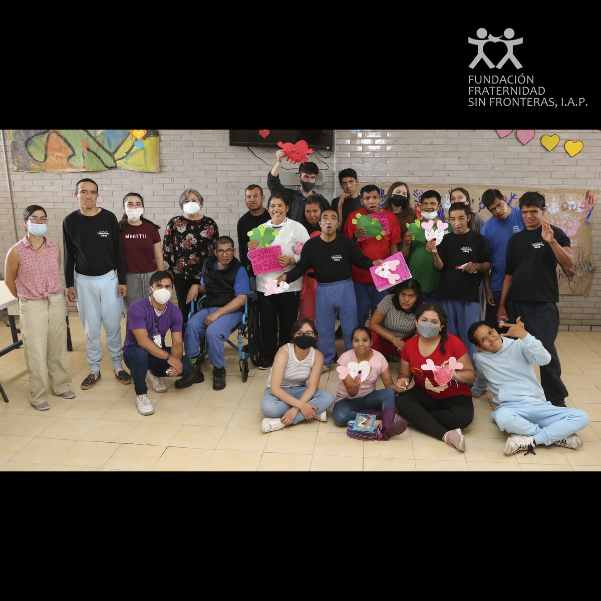 FundacionFSF's tweet image. #FFsF #IAP #Colegio #Inclusion  #PcDI #Donativos La semana pasada tuvimos la visita de los amigos del colegio Churchill quienes en esta ocasión hicieron manualidades y un mural de huellas de mano. Gracias por sus constantes visitas y ayuda que nos proporcionan