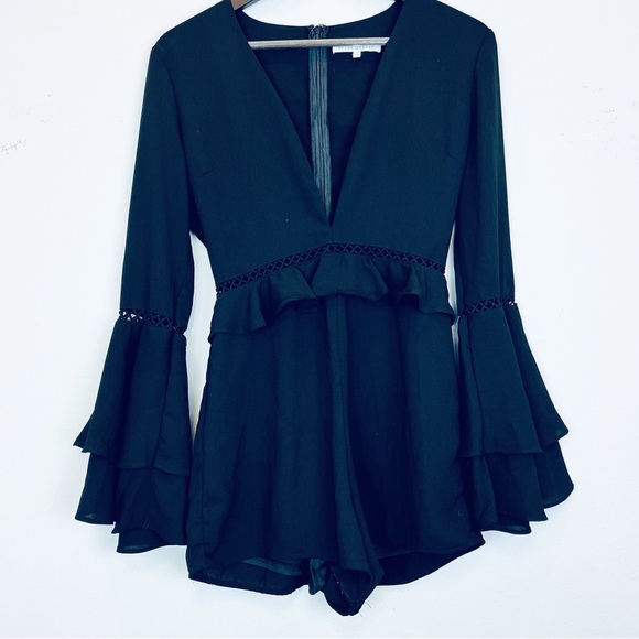 jvirden's tweet photo. So good I had to share! Check out all the items I'm loving on @Poshmarkapp from @FayeDizon8 #poshmark #fashion #style #shopmycloset #aftermarket #toryburch #freepeople: https://t.co/1yWdjLnkwU https://t.co/mKGtdKz1KE
