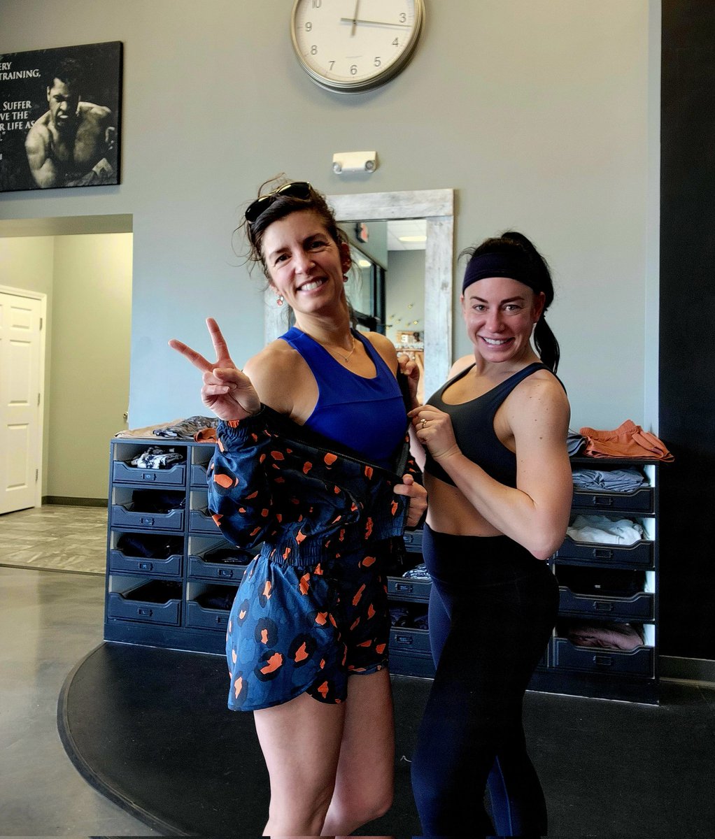 CarrieTergin's tweet photo. Love these fun new #EastandWestCo shorts! Wore them to Angela's yin & yang hot yoga class today at #Studio573! #YogaMayor https://t.co/4qjpc2lKNa
