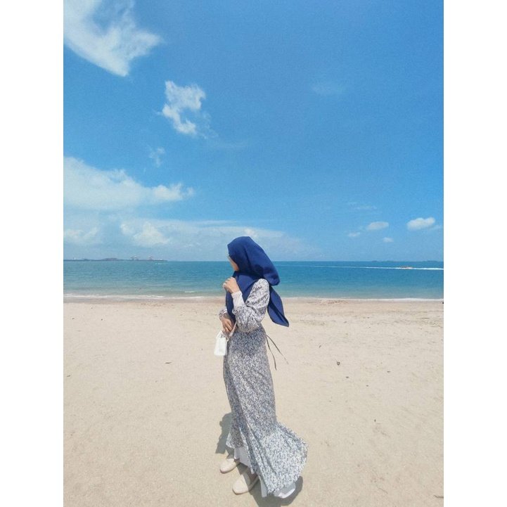 ssschia9's tweet photo. hari senin ini seneng bgttt karena akhirnya nemu dress secantik ini dong 😭😭 motif floral dan warna birunya yg cerah cocok bgt buat dipake jalan2 ke pantai 👉👈 belinya disini; https://t.co/MDnkZxqNpn https://t.co/vCwCcAjIeo