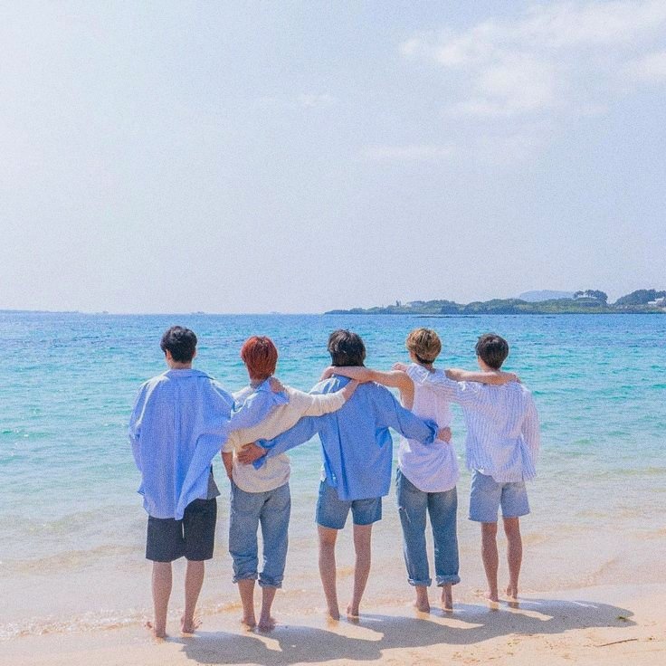 flojmin's tweet image. Late post pero quería decir lo feliz que me siento de estar junto a TXT todos estos años, crecer con ellos desde su debut hasta ahora ha sido algo muy especial para mí💙 @TXT_members  
4 YEARS WITH TXT
#TXT_4th_Anniversary
#ToFOUReverlandWithTXT
#투바투와함께한4년내일도함께할우리