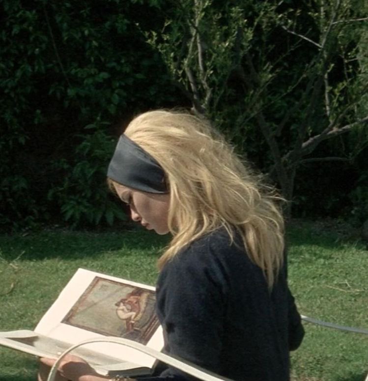 booksessedwhore tweet picture
