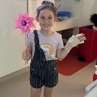 RoyalFlyingDoc's tweet photo. Hear a real story of strength and courage from 9 year old Mia and her mum Kayla https://t.co/DVlqfdAjbO #FlyingDoc #FlyingDoctorPodcast #RFDS https://t.co/l8F0DRWgsj