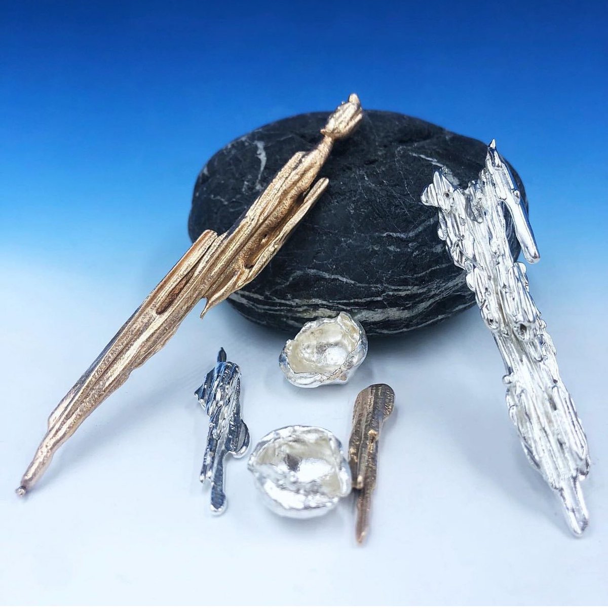 adorablemayhem's tweet photo. So excited to finally see teaching casting at the new UCSD Craft Center! #ucsd #jewelryinstruction #jewelryclass #castingclass https://t.co/Y9aWpafVEe