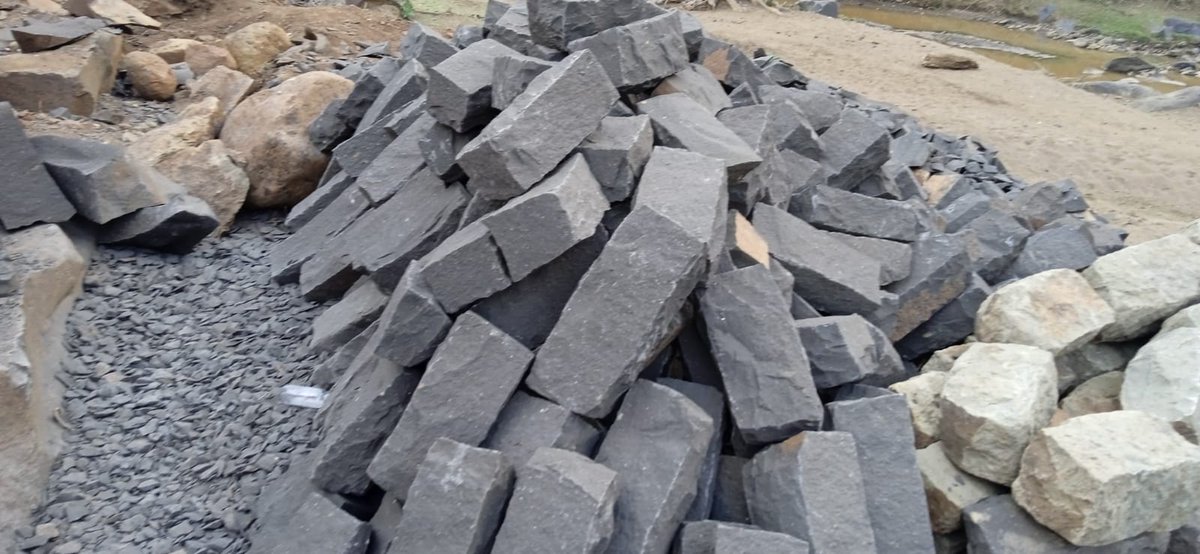 1000ft of 6*9 bush stones
Kshs.22 per feet
1000×22=Ksh 22,000/=
Transport cost Depends of your specific location
Call: 0717468335
To place your order. #WatuSiWajingaKinyua #Ruto #JosephKinyua #Mandago #LGBTQIA