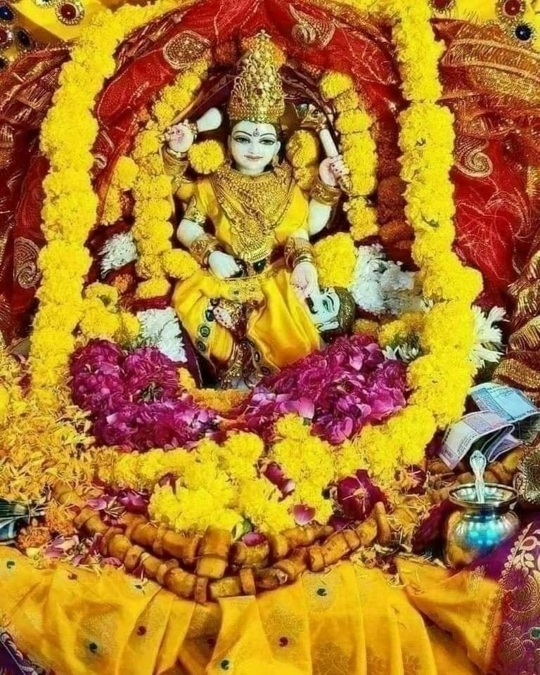 माँ बगलामुखी की पूजा कलियुग में सभी दुखों और बाधाओं से मुक्ति दिलाने वाली है। हमें सच्चे मन से माँ का पूजन और आराधन करना चाहिए।