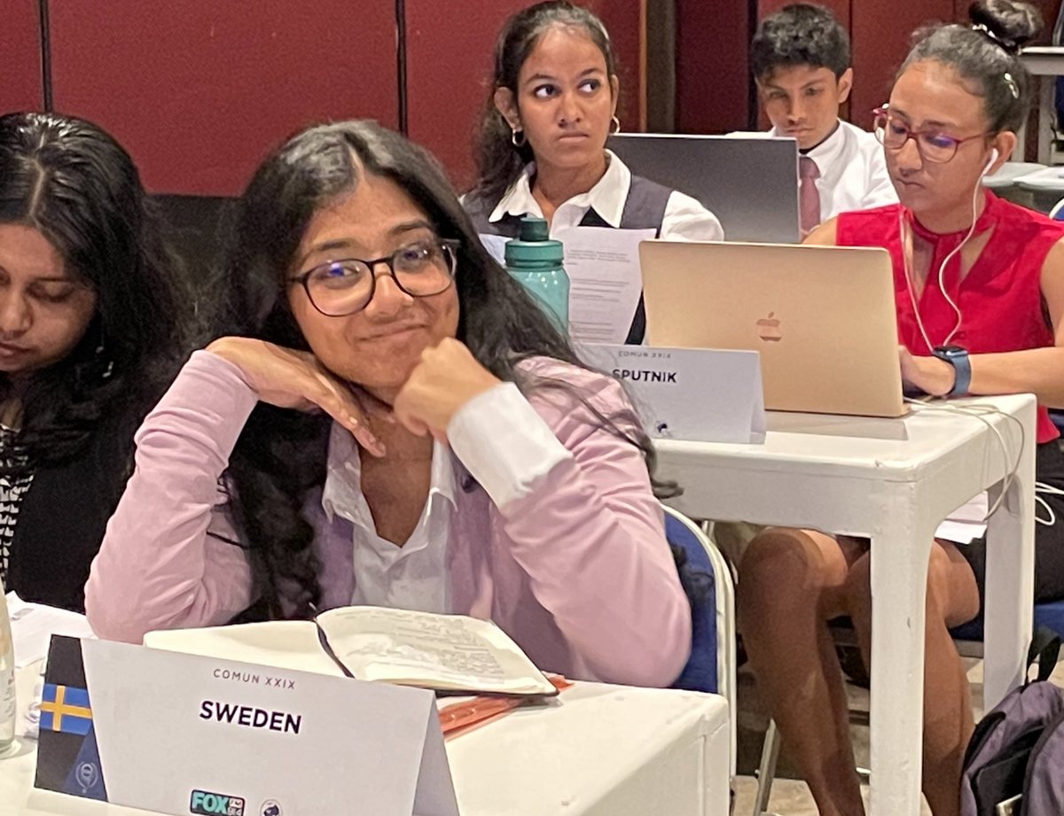 BSC_SSClubs's tweet photo. What an incredibly productive second day of #ConferenceWeekend at #COMUN 2023🙏🏼🎉🏆
#BSCMUN #TeamBSC #Debate #Diplomacy @BSColomboLK @BSC_Principal #GoBSC💜🎉 https://t.co/iVwbvxLZ4p