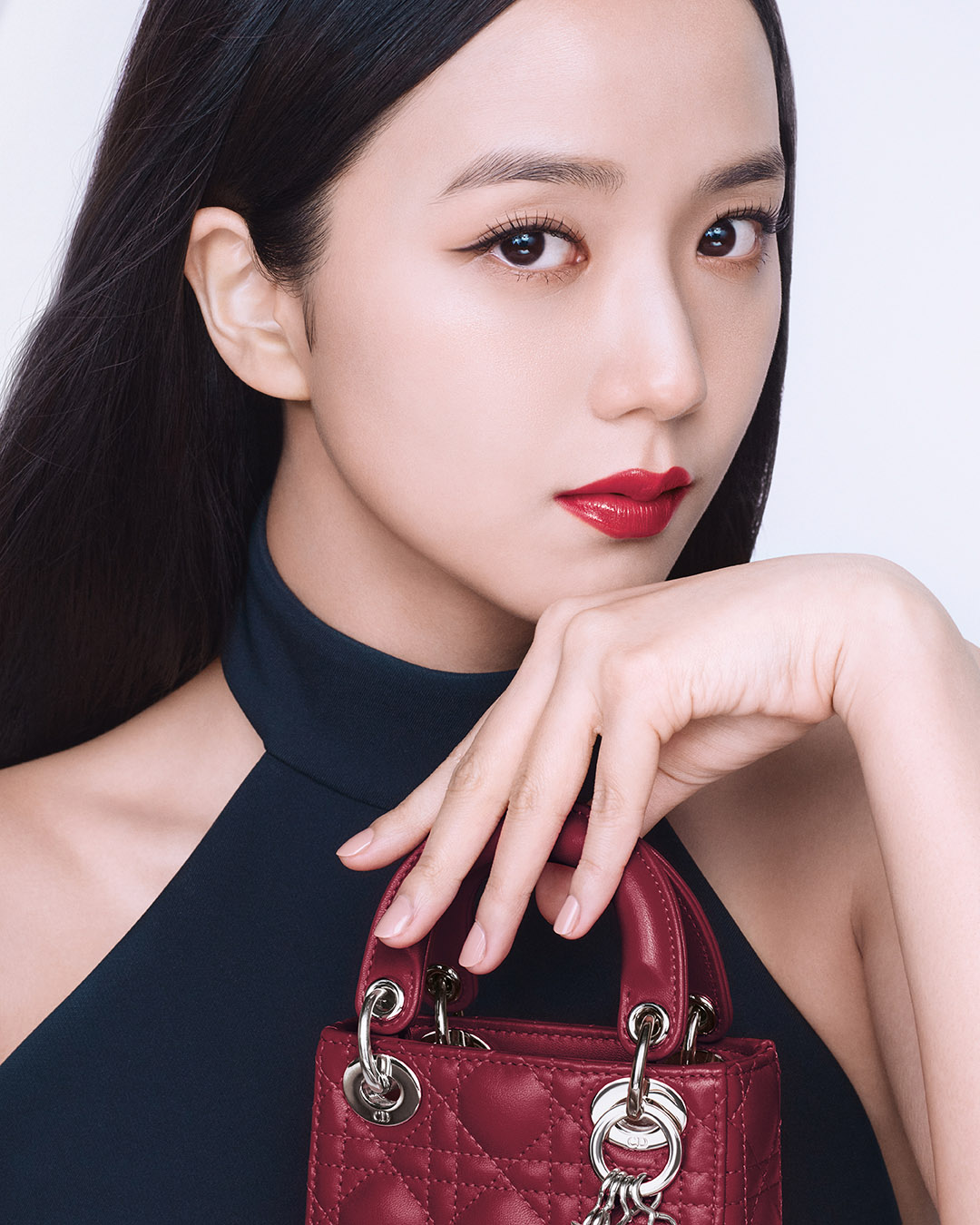 spijsvertering Ellende optillen Dior on Twitter: "Jisoo is wearing the new Dior Addict Dior 8 shade. A  shiny, ultra-trendy brick‑red that breaks the conventions of the classic  without losing its natural and feminine touch. https://t.co/H2k1XVjyaj" /