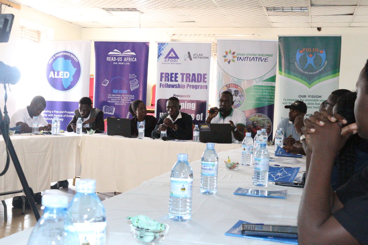 Mtindo_Network's tweet photo. Together with Partner Organizations, we had a wonderful book review conversation, on the Divine Economy model.
Participants expressed great interests, concerns & ideas from the book and their own points of views about the ideal workable economic system.
#Divineeconomymodel https://t.co/ITRDNH04in