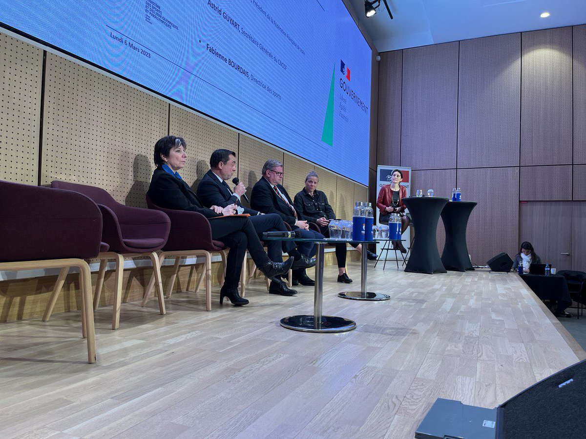 Amélie Oudéa-Castéra tweet media