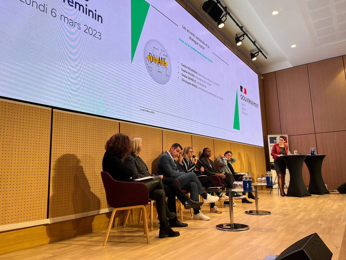 Amélie Oudéa-Castéra tweet media