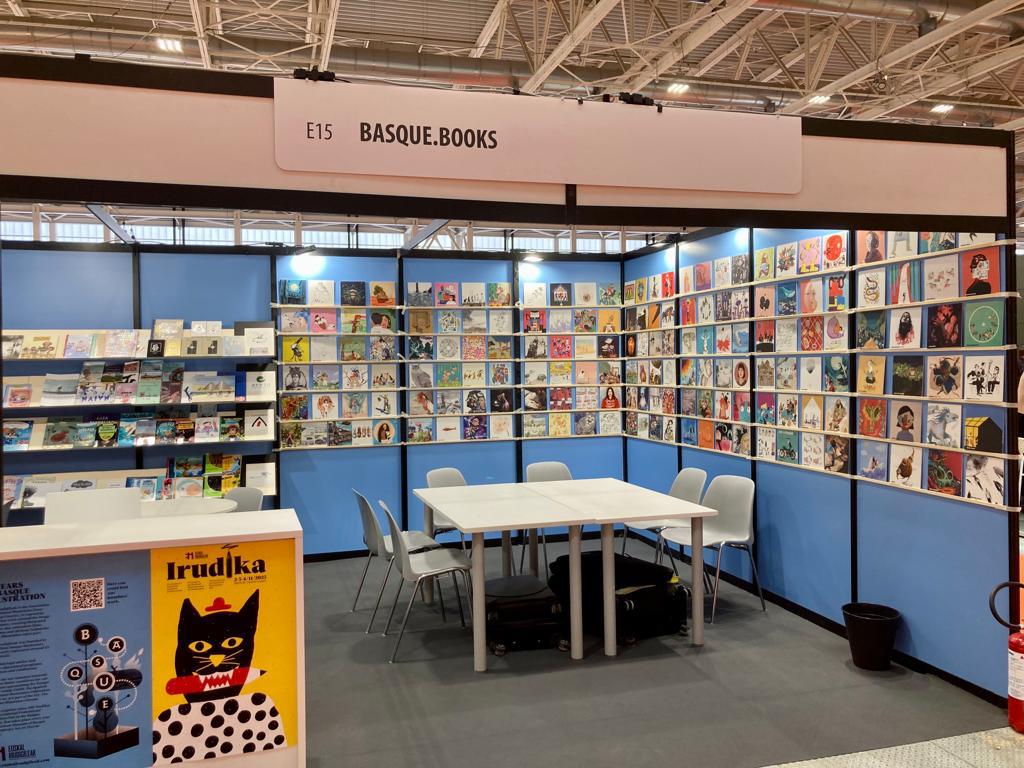 ElkarteaEuskal's tweet photo. Euskal editore eta irudigileok bagaude Bologna Children´s Book Fair Nazioarteko liburu azokan
Basque.Books en izango dugu presentzia. Espazioa eta irudigileen erakusketa prest ditugu jada ikusleei harrera egiteko.
@BoChildrensBook #euskalirudigileak #BCBF23 #EEE #BasqueBooks https://t.co/mRNRYXc3e1