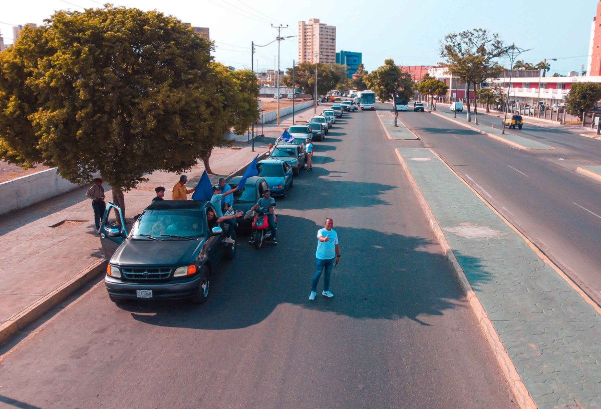 YolandaVe12's tweet photo. Así iniciamos, un ejército de 400 hombres y mujeres con mucho amor por el prójimo.. 
Caravana TIERRA FÉRTIL.

UN CORAZÓN ❤ GENEROSO ES UN IMÁN DE BENDICIONES https://t.co/tn5NsXEAcR