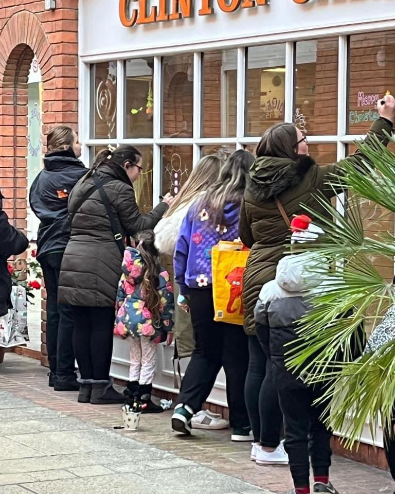 MeltonBid's tweet photo. We loved creating these festive windows with Vicky at @invitingwriting last year. So we’re really excited that we’ll be back in the Bell Centre with Vicky for some Easter doodling on Saturday 1st April. Put the date in the diary &amp; more info to follow! 🐣 #easter #windows #melton https://t.co/acQ2HQuYX7