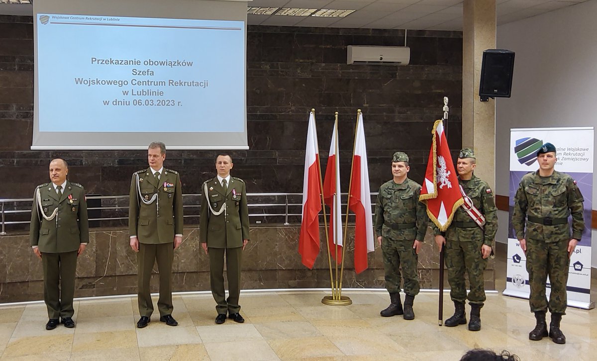 WCR_Lublin's tweet photo. Właśnie odbyło się uroczyste przekazanie obowiązków Szefa @WCR_Lublin
@WCR_Zamosc
@WCR_Biala_Podl
@WCR_Chelm
@WCR_Pulawy
@MNBHQ
@terytorialsi
@ZolnierzRP
@OZWwLublinie https://t.co/OUTsPSaJOB